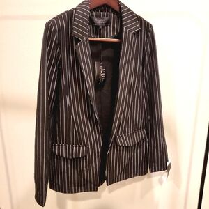 Black & White Pinstripe Blazer🏷NWT